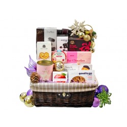 Christmas Chocolates and Biscuits Hamper